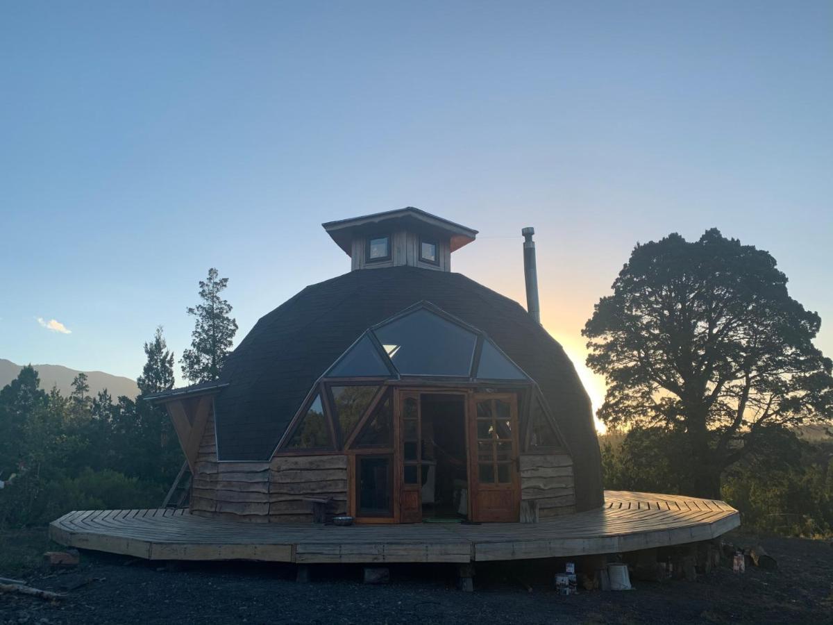 Domo Conguillio Conecta con tu energía sagrada junto al Salto Truful Truful con una vista majestuosa que podrás disfrutar en una tinaja Una experiencia que alineará tu espíritu y tu energía interior Vívelo Melipeuco Exterior foto
