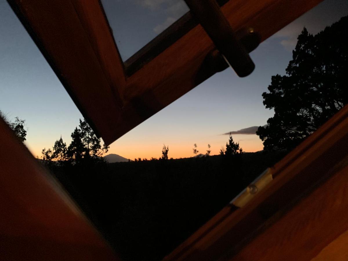 Domo Conguillio Conecta con tu energía sagrada junto al Salto Truful Truful con una vista majestuosa que podrás disfrutar en una tinaja Una experiencia que alineará tu espíritu y tu energía interior Vívelo Melipeuco Exterior foto