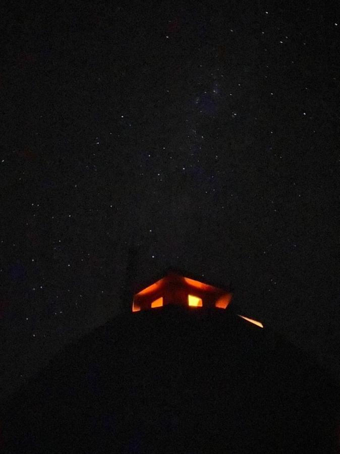 Domo Conguillio Conecta con tu energía sagrada junto al Salto Truful Truful con una vista majestuosa que podrás disfrutar en una tinaja Una experiencia que alineará tu espíritu y tu energía interior Vívelo Melipeuco Exterior foto
