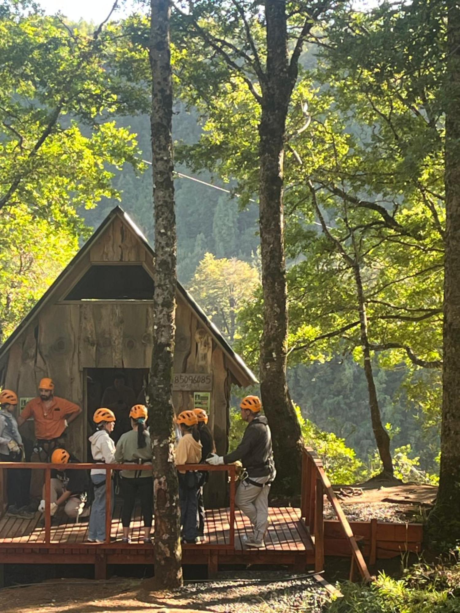 Domo Conguillio Conecta con tu energía sagrada junto al Salto Truful Truful con una vista majestuosa que podrás disfrutar en una tinaja Una experiencia que alineará tu espíritu y tu energía interior Vívelo Melipeuco Exterior foto